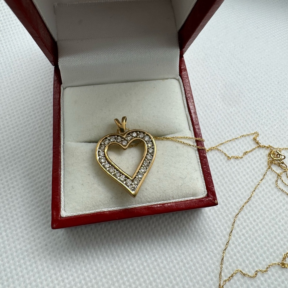 10 K diamond gold necklace